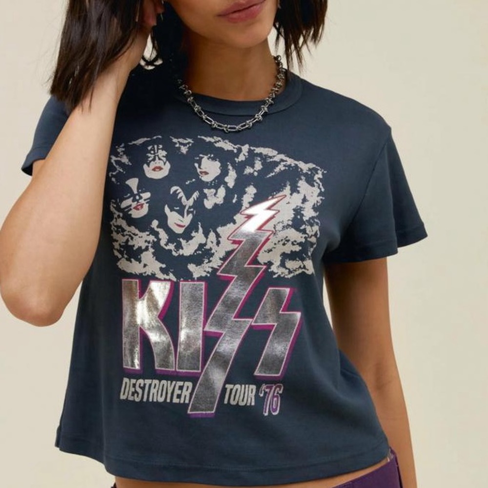 (B47) NEW Daydreamer Graphic Tees | Kiss Destroyer Tour ‘76 Shrunken Tee, Sz S